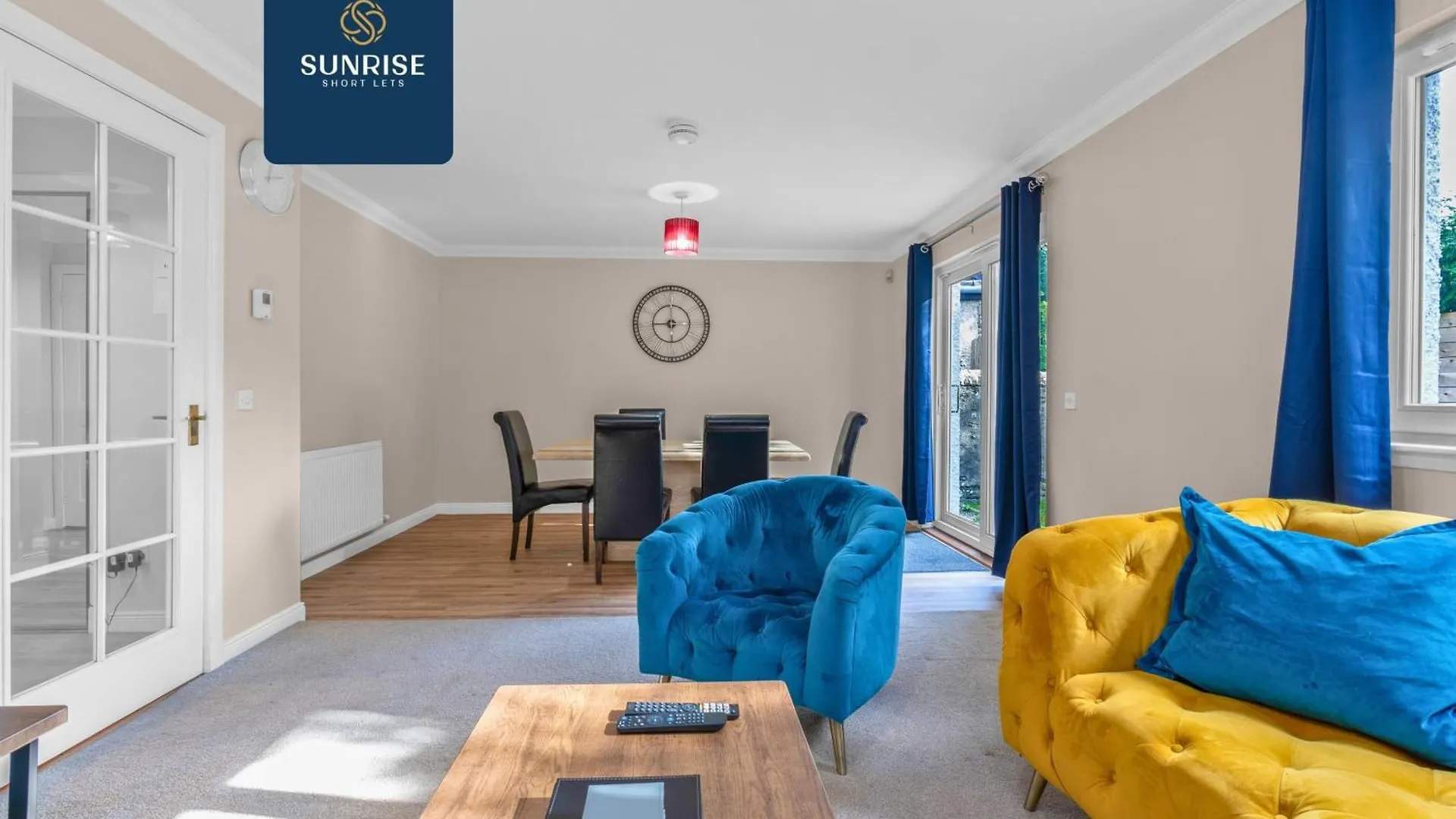 Holiday home Muirton House 2 - Sleeps 8 Has 4 Twin Bedrooms With 4 Car Driveway, 2 Bathrooms, Smart Tv, Fully Equipped Kitchen, Large Dining And Living Space, Rear Garden, Free Wifi, Long Stays, Invoice And Reduced Price Only Via Sunrise Short Lets Dundee