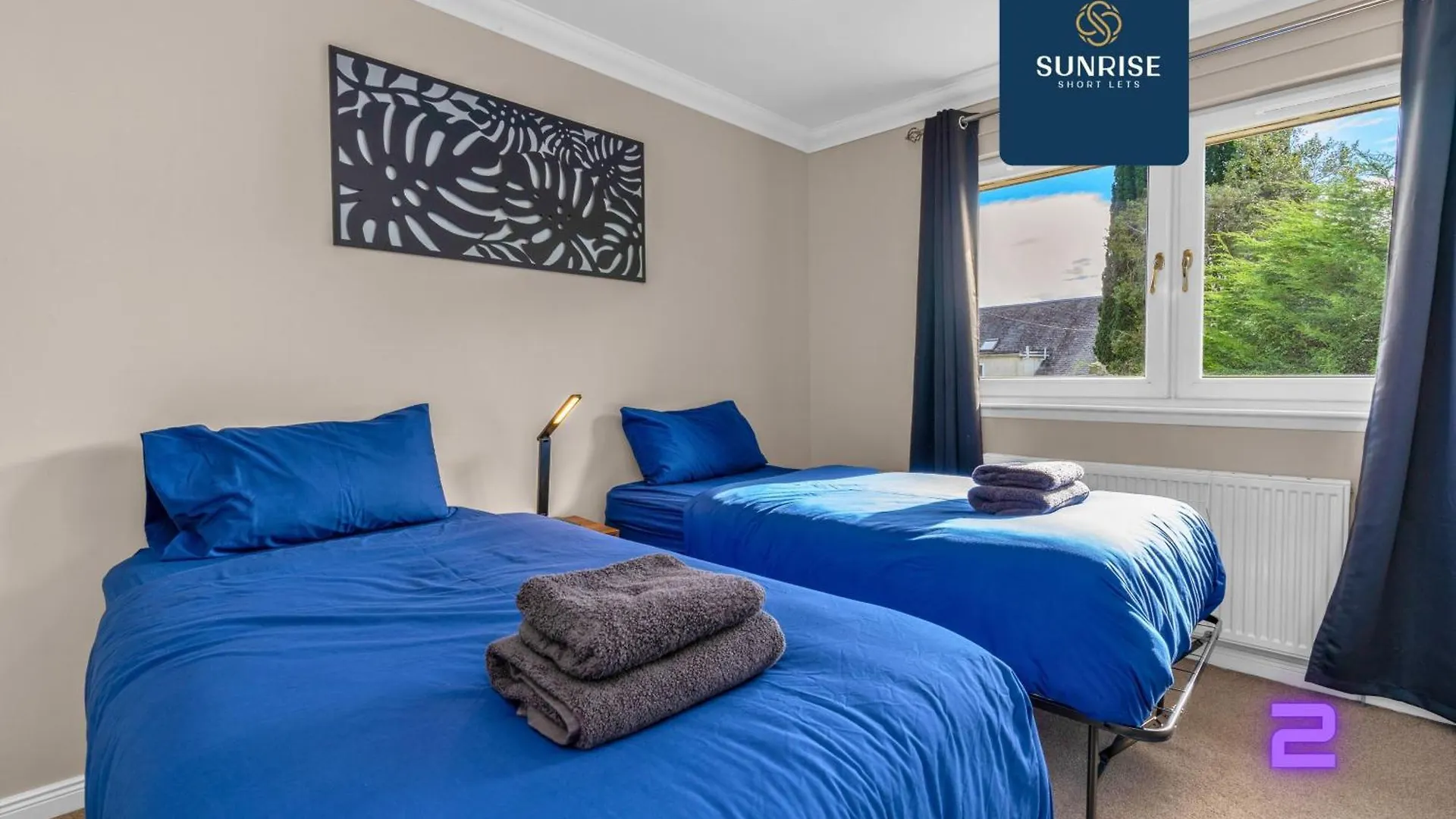 Holiday home Muirton House 2 - Sleeps 8 Has 4 Twin Bedrooms With 4 Car Driveway, 2 Bathrooms, Smart Tv, Fully Equipped Kitchen, Large Dining And Living Space, Rear Garden, Free Wifi, Long Stays, Invoice And Reduced Price Only Via Sunrise Short Lets Dundee United Kingdom