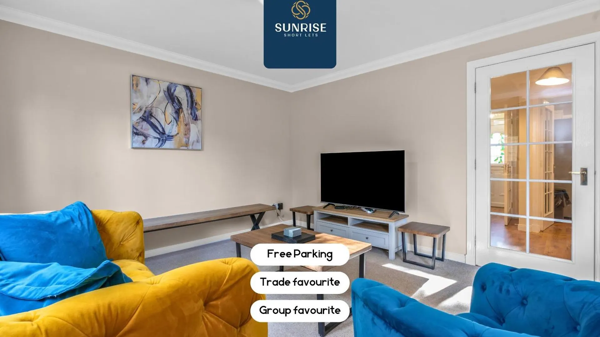 Holiday home Muirton House 2 - Sleeps 8 Has 4 Twin Bedrooms With 4 Car Driveway, 2 Bathrooms, Smart Tv, Fully Equipped Kitchen, Large Dining And Living Space, Rear Garden, Free Wifi, Long Stays, Invoice And Reduced Price Only Via Sunrise Short Lets Dundee